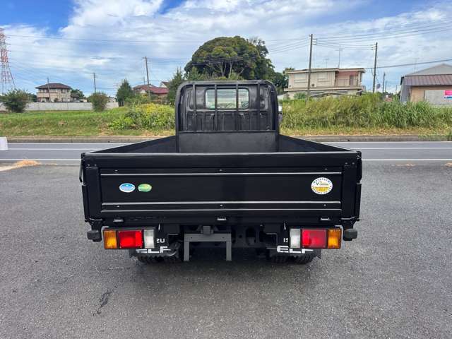 Isuzu Elf 9