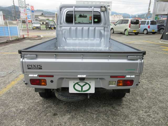Toyota Pixis Truck 4