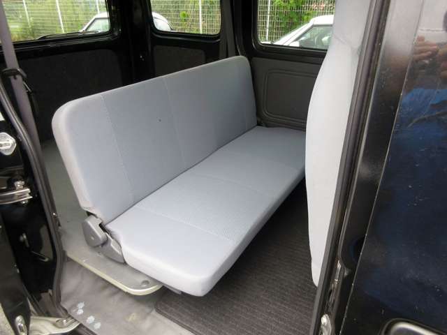 Daihatsu Hijet Cargo 11