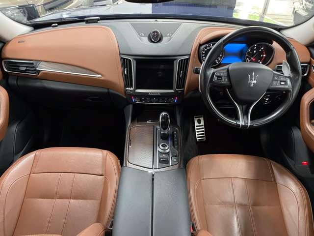 Maserati Levante 5