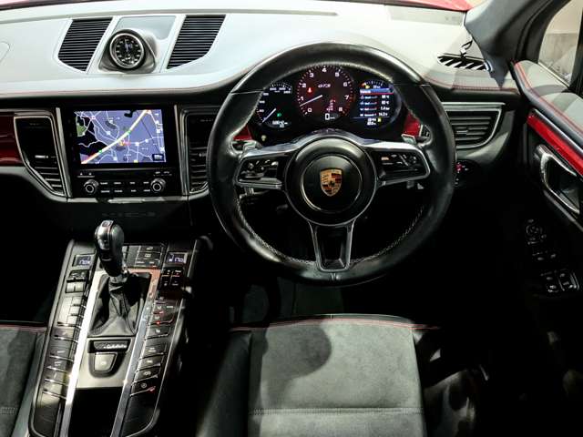 Porsche Macan 2