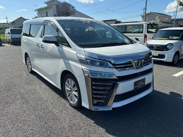 Toyota Vellfire 4