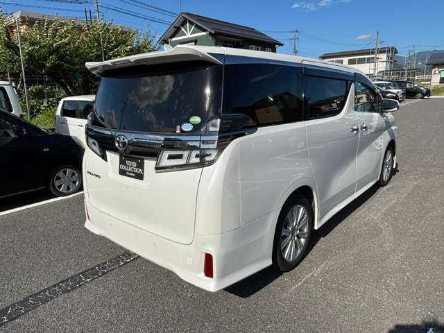 Toyota Vellfire 6