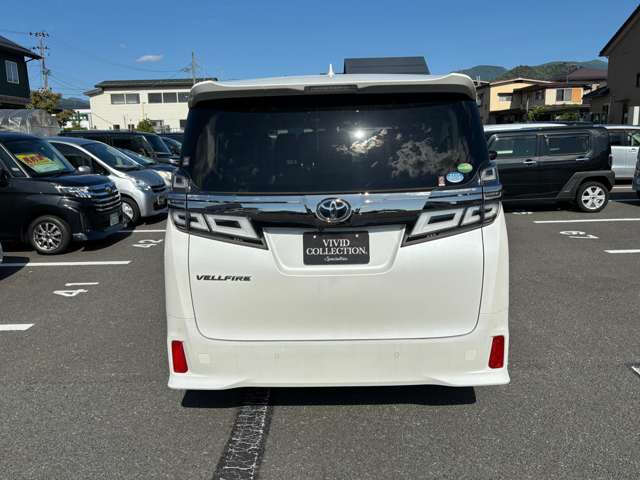 Toyota Vellfire 7