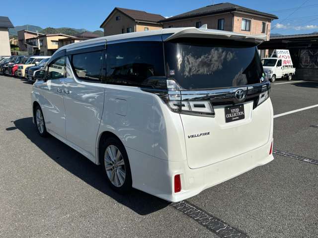 Toyota Vellfire 8