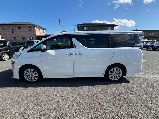 Toyota Vellfire 9
