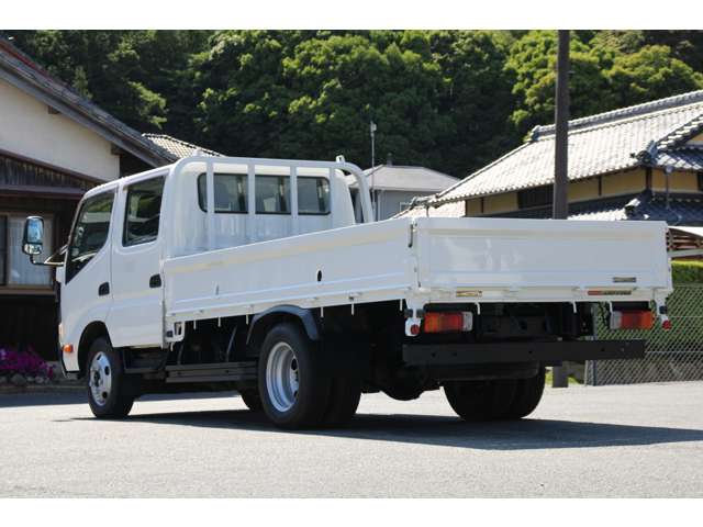 Hino Dutro 6