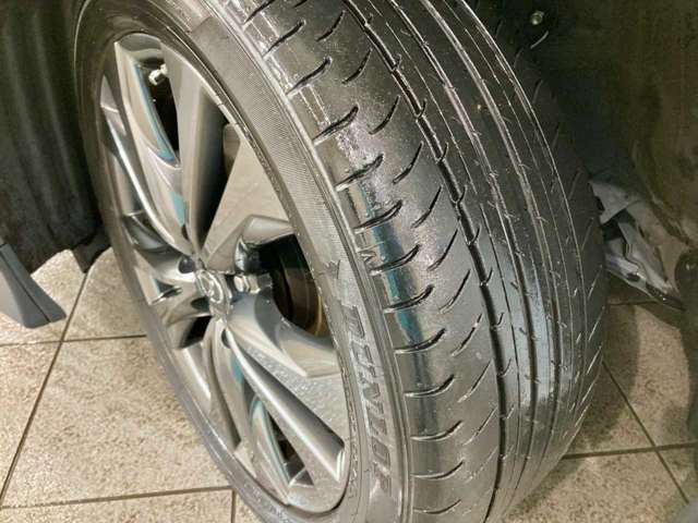Lexus UX 5