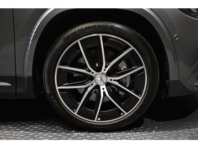 Mercedes-Benz GLA-Class 11