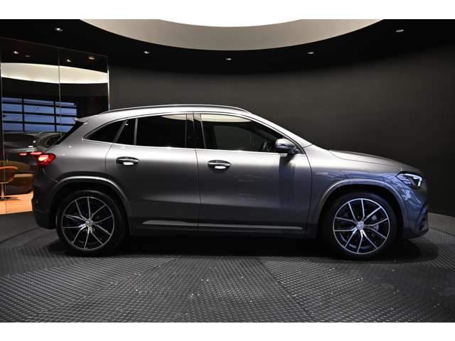 Mercedes-Benz GLA-Class 4