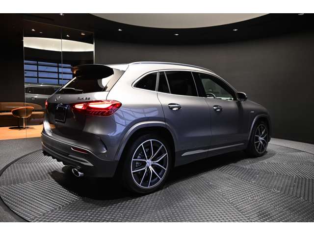 Mercedes-Benz GLA-Class 5
