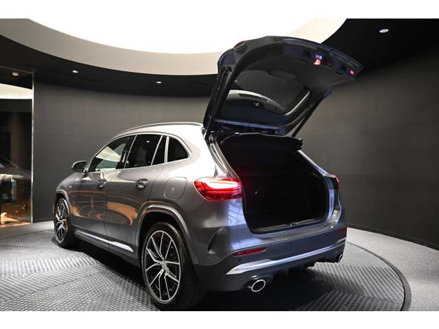 Mercedes-Benz GLA-Class 8