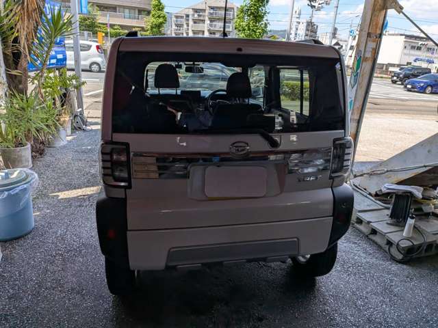 Daihatsu Taft 6