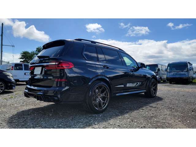 BMW X7 11