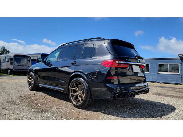 BMW X7 9