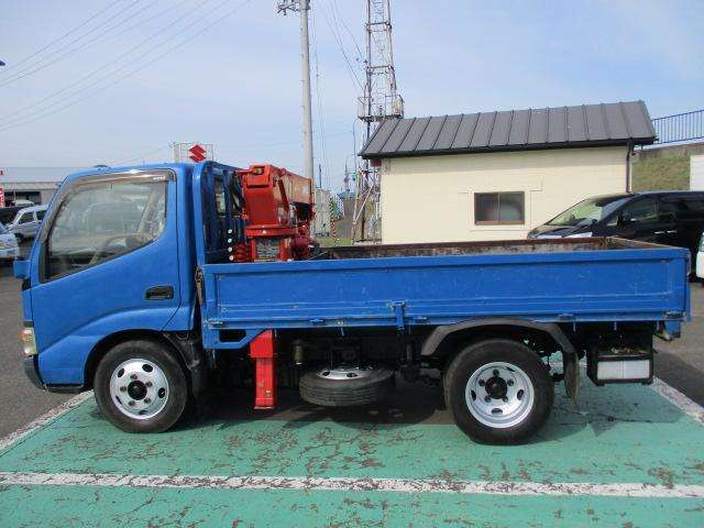 Hino Dutro 9
