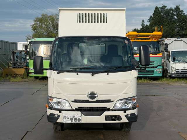 Hino Dutro 2