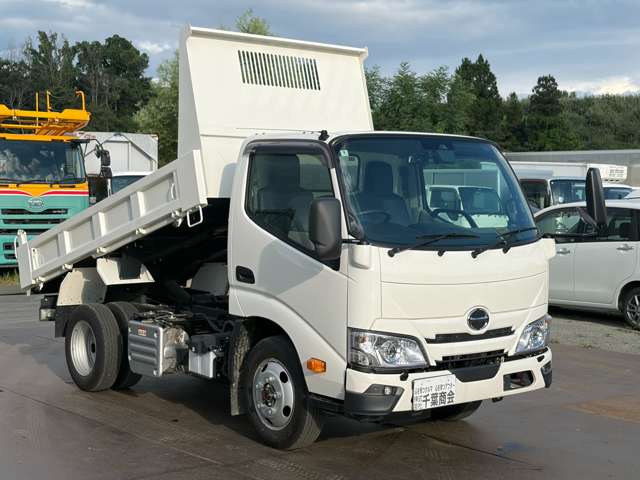 Hino Dutro 3