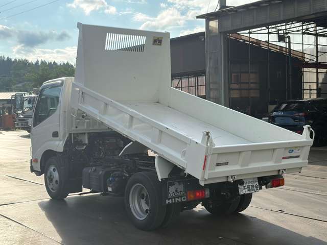 Hino Dutro 7