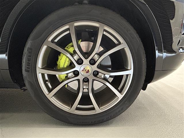 Porsche Cayenne Coupe 8