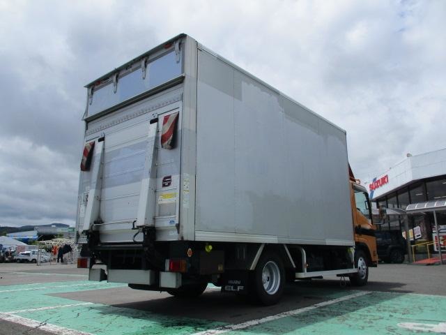 Isuzu Elf 12
