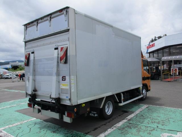 Isuzu Elf 3