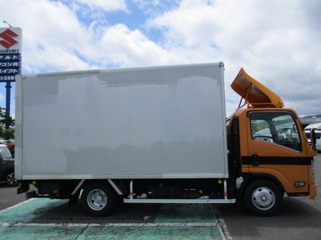 Isuzu Elf 6