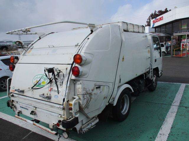 Isuzu Elf 6