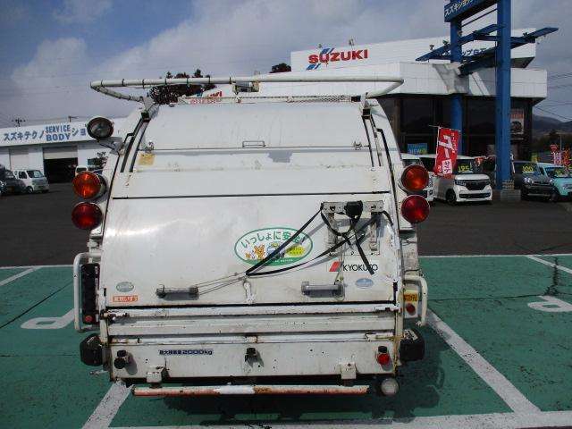 Isuzu Elf 7