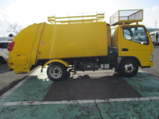 Mitsubishi Fuso Canter 2