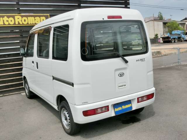 Daihatsu Hijet Cargo 12