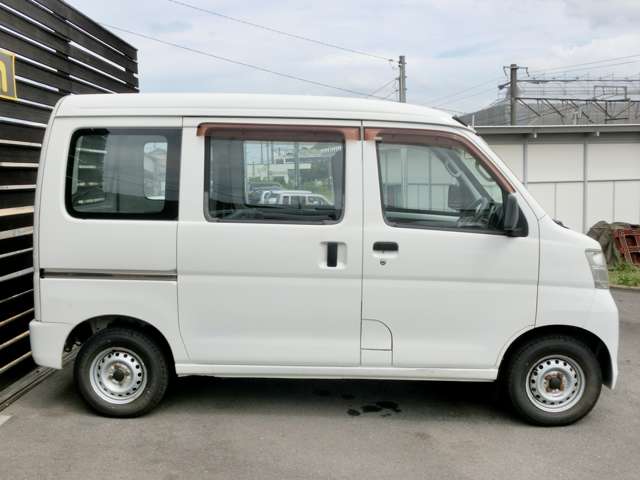 Daihatsu Hijet Cargo 8