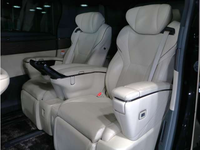 Toyota Alphard 12