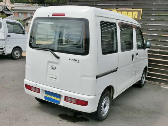 Daihatsu Hijet Cargo 11
