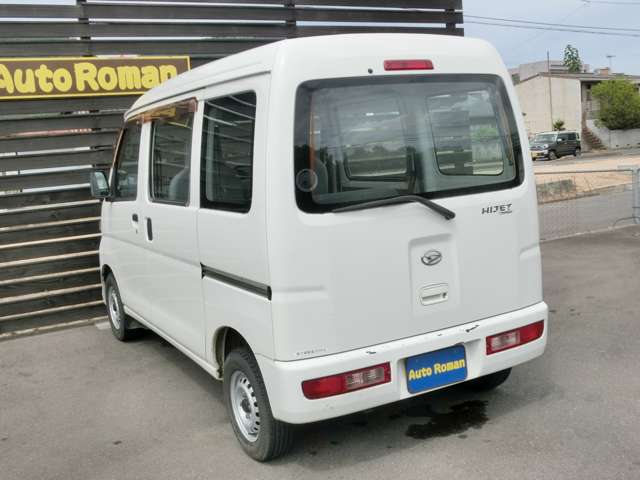 Daihatsu Hijet Cargo 12