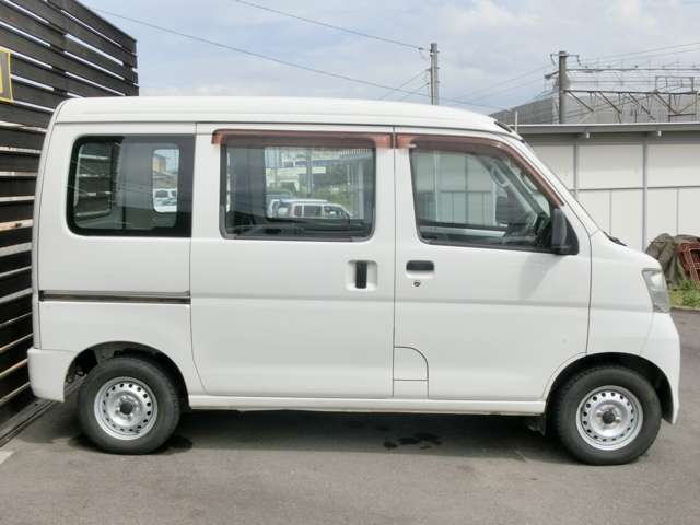 Daihatsu Hijet Cargo 8