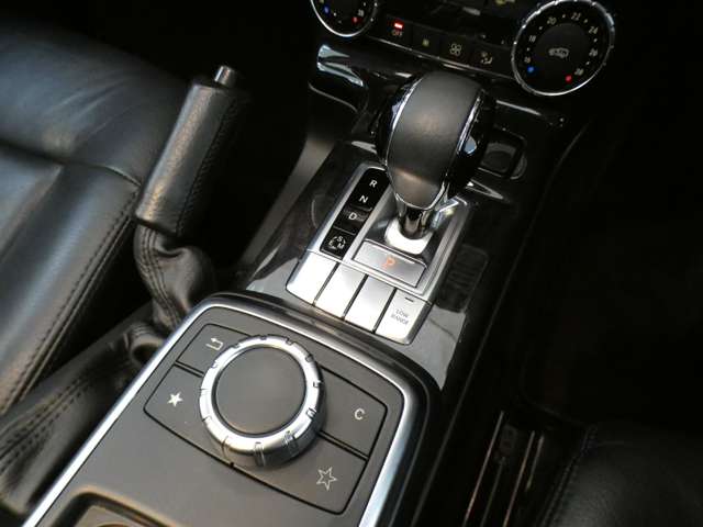 Mercedes-Benz G-Class 12