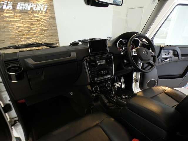 Mercedes-Benz G-Class 8