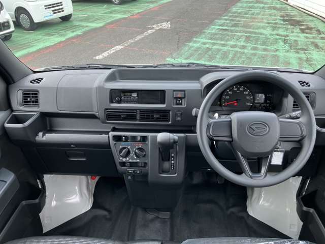 Daihatsu Hijet Cargo 7