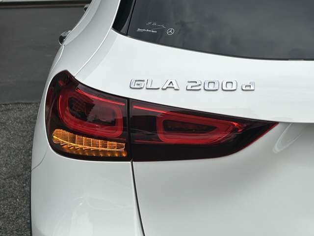 Mercedes-Benz GLA-Class 11