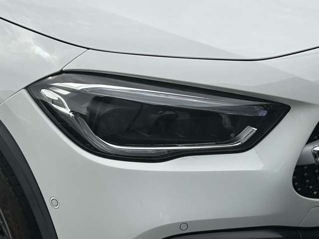Mercedes-Benz GLA-Class 8