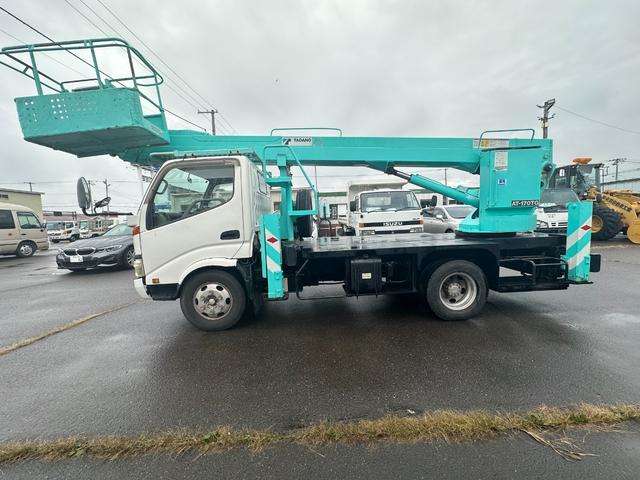 Hino Dutro 6