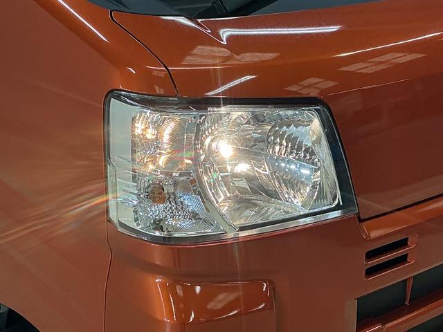 Daihatsu Hijet Cargo 12