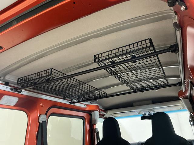 Daihatsu Hijet Cargo 8