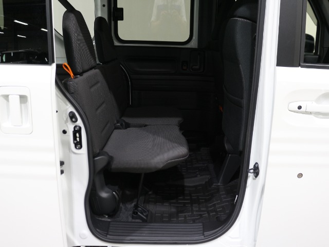 Honda N-VAN 9