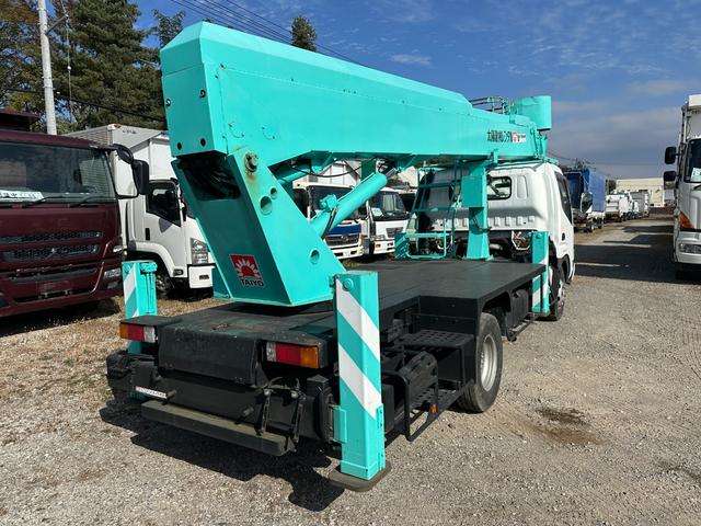 Hino Dutro 4