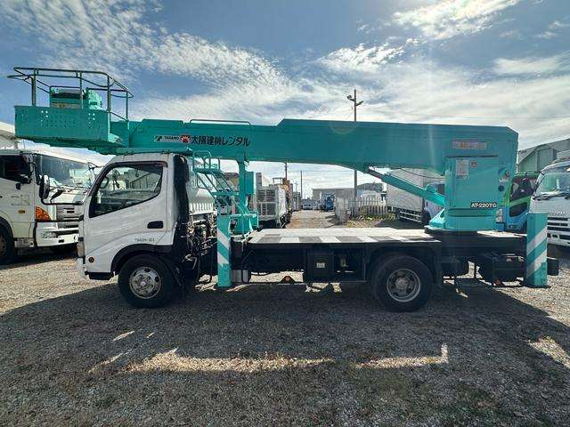 Hino Dutro 6