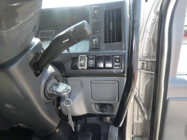 Isuzu Elf 13
