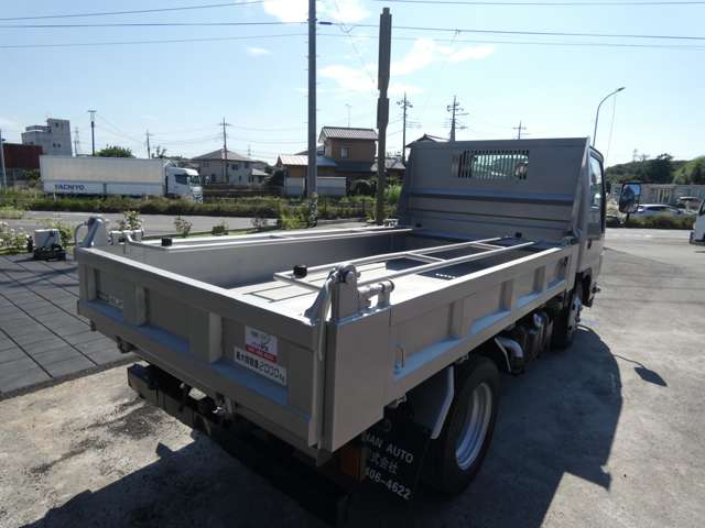 Isuzu Elf 7