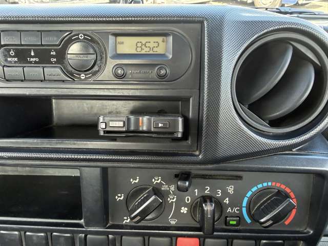 Hino Dutro 12